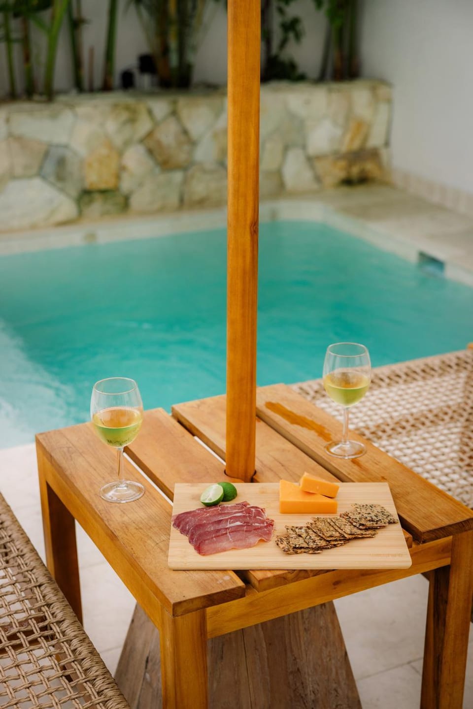 Food and drinks, Pool view, Alcoholic drinks, sunbed