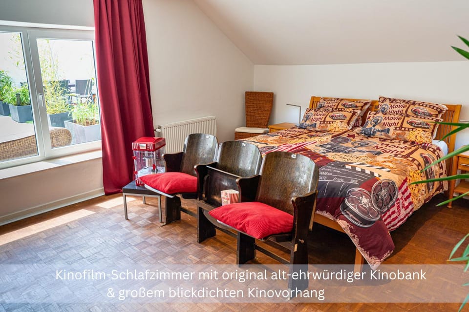 Bed, View (from property/room), Photo of the whole room, Seating area, Bedroom