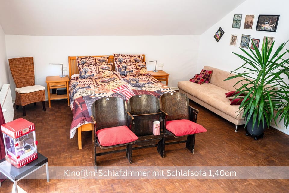 Bed, Photo of the whole room, Seating area, Bedroom