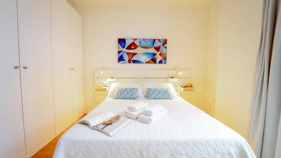Bed, Photo of the whole room, Bedroom, wardrobe