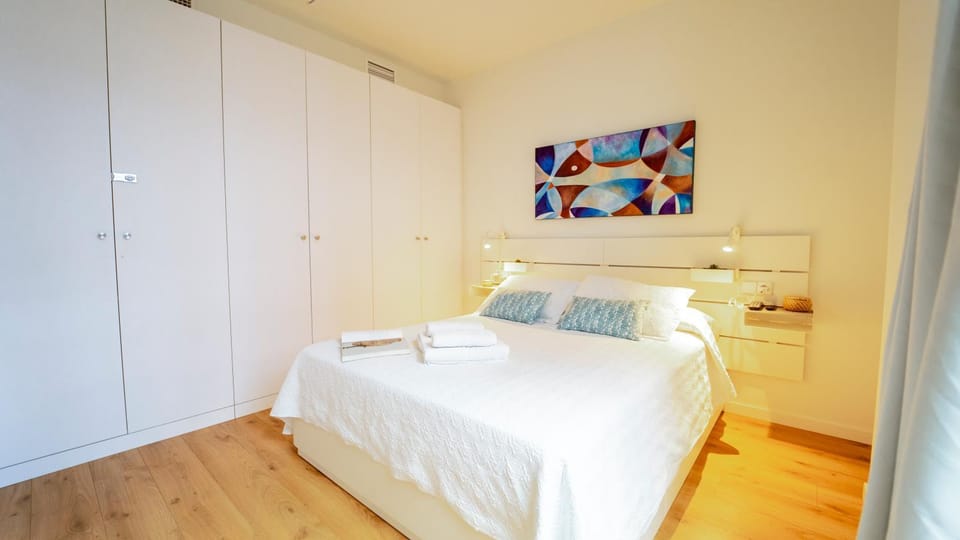Bed, Photo of the whole room, Bedroom, wardrobe