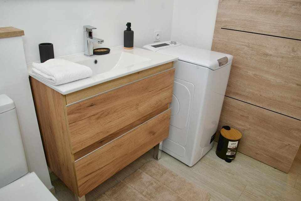 Bathroom, washing machine