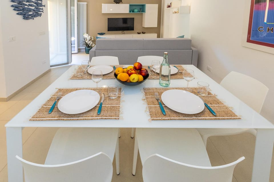 DIMORA Concept-Coral Dream Suite-Free parking-Bike room-Beautiful flat near the sea Apartment in Finale Ligure