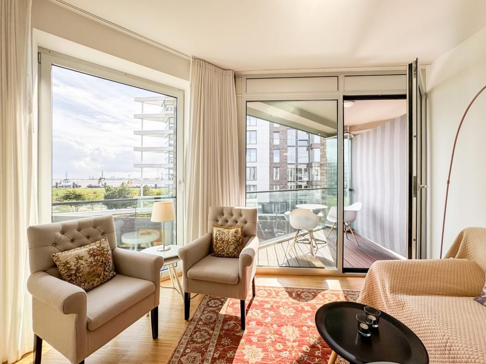 View (from property/room), Balcony/Terrace, Living room, Seating area