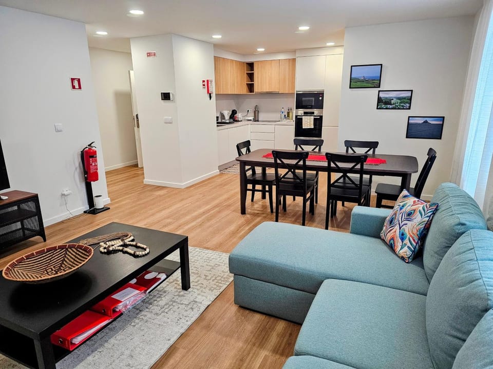 TV and multimedia, Kitchen or kitchenette, Living room, Seating area, Dining area, minibar, oven
