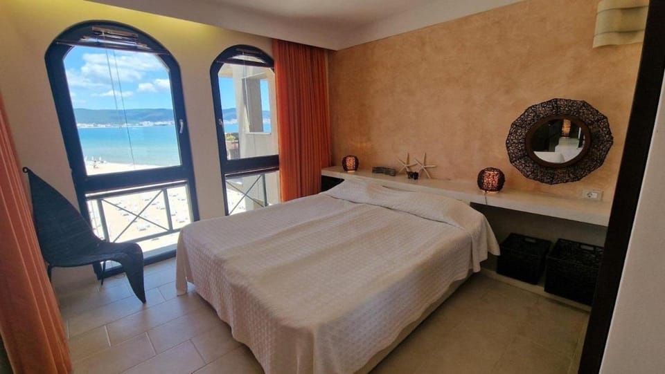Bed, Bedroom, Sea view
