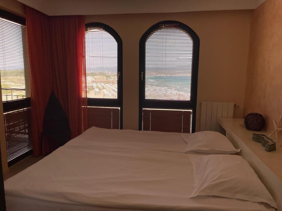 Beachfront Apartment Oasis VIP Club Apartment in Sunny Beach