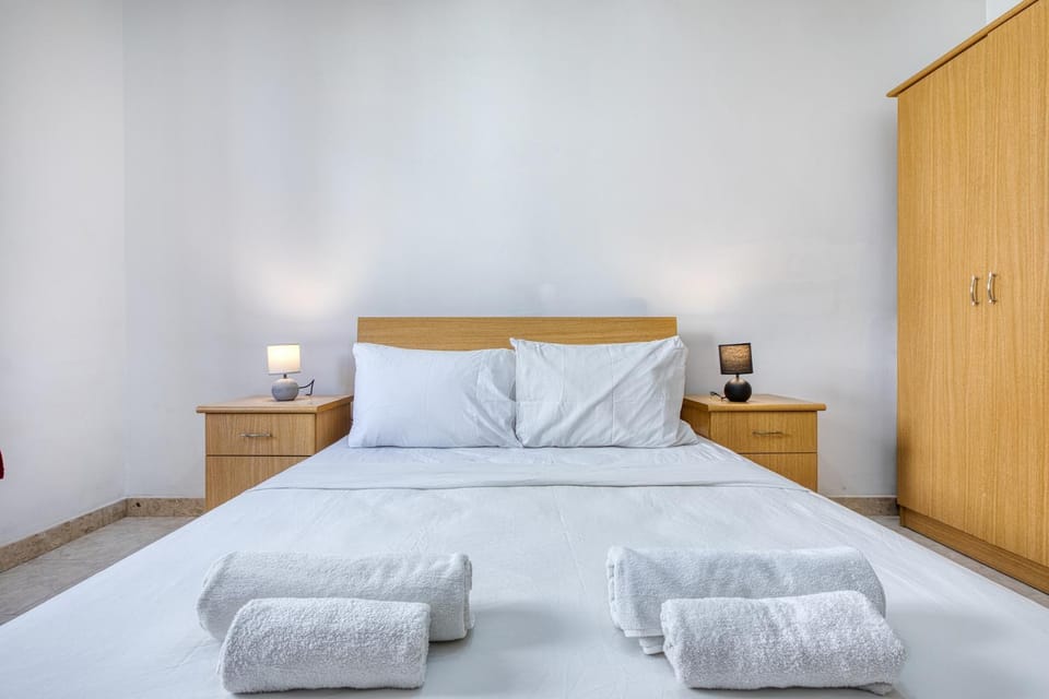 Spacious 3-Bedroom Apartment in St'Pauls Apartment in Saint Paul's Bay