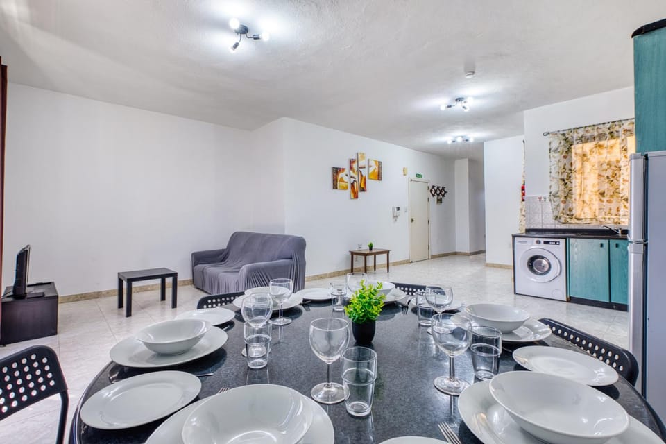 Spacious 3-Bedroom Apartment in St'Pauls Apartment in Saint Paul's Bay