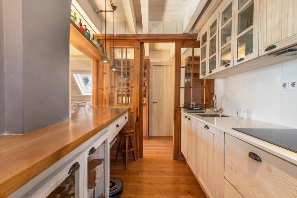 Kitchen or kitchenette, Living room