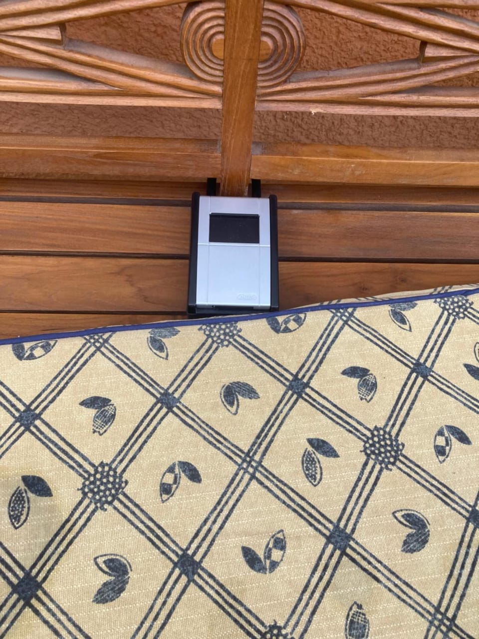 Gemütliches ganzes Apartment, selbst check in Küche Parkplatz Waschmaschine Kamin Terrasse Garten,eigene Dusche und WC Apartment in Oberhausen
