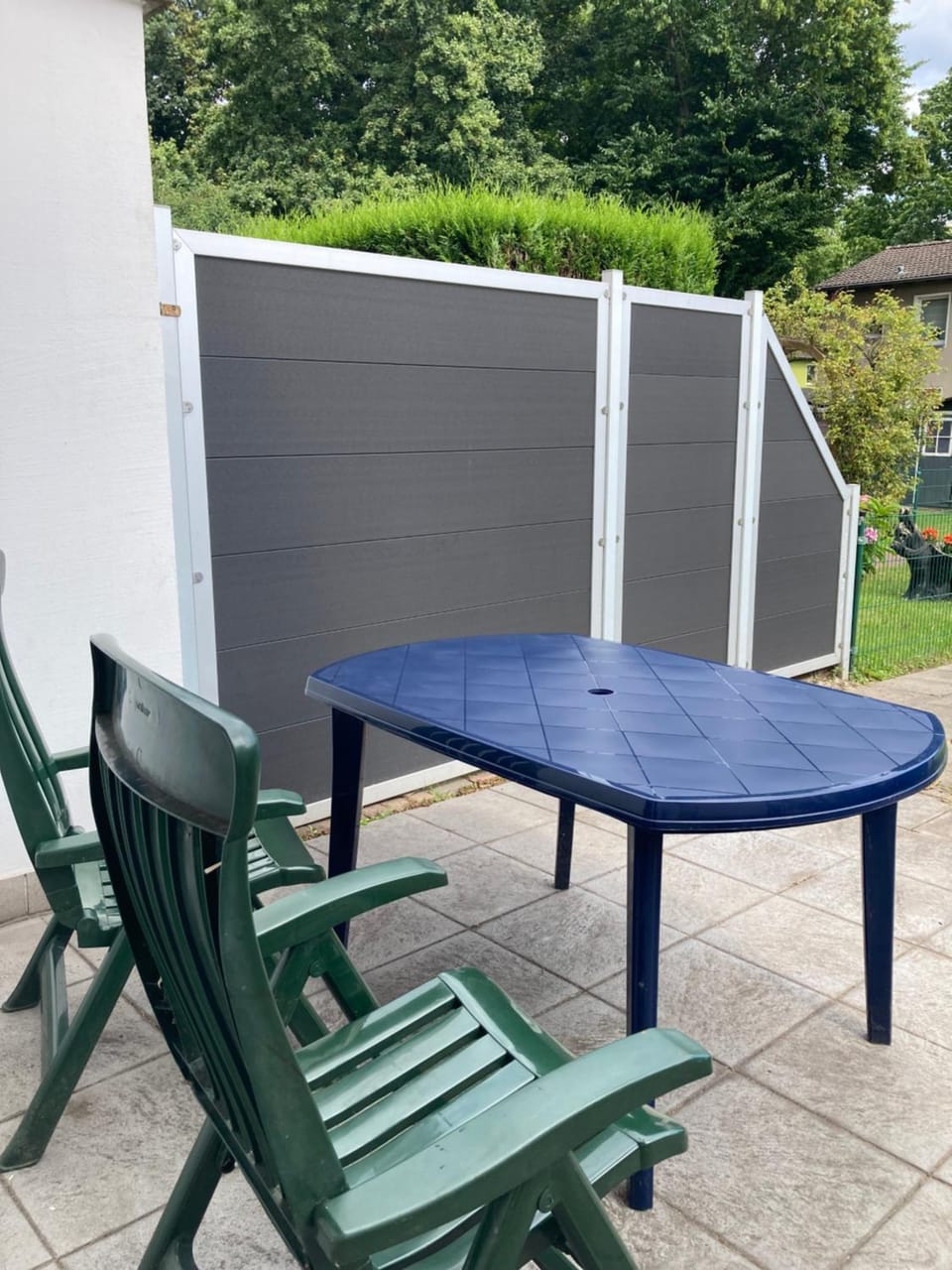 Gemütliches ganzes Apartment, selbst check in Küche Parkplatz Waschmaschine Kamin Terrasse Garten,eigene Dusche und WC Apartment in Oberhausen