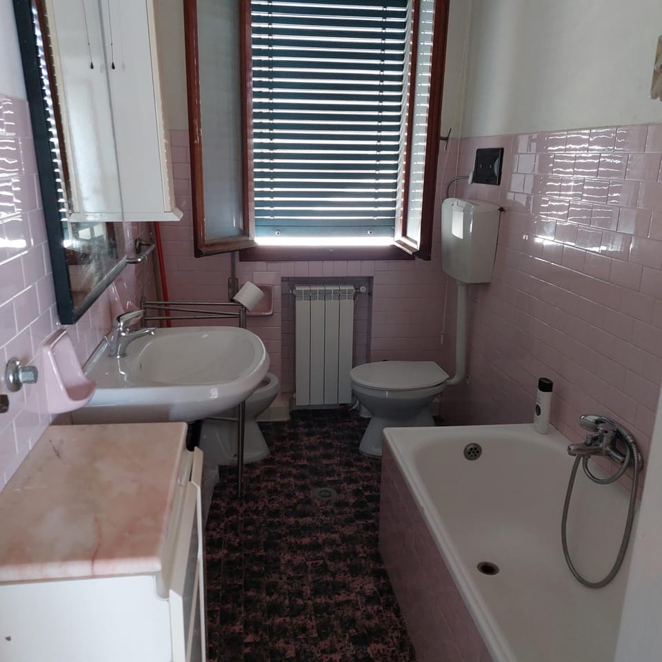 Bathroom, Living room