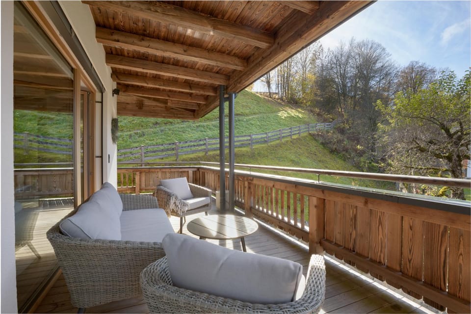 View (from property/room), Balcony/Terrace, Seating area