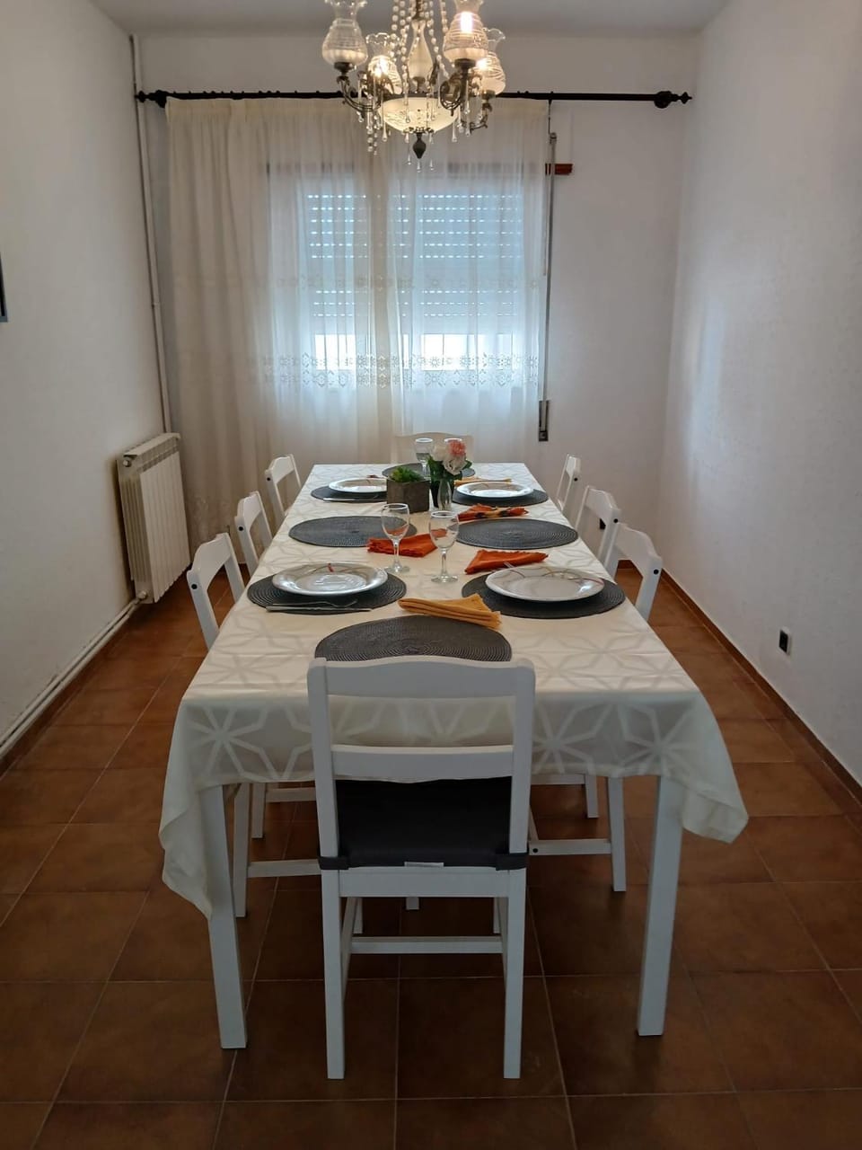 Food and drinks, Dining area, Food