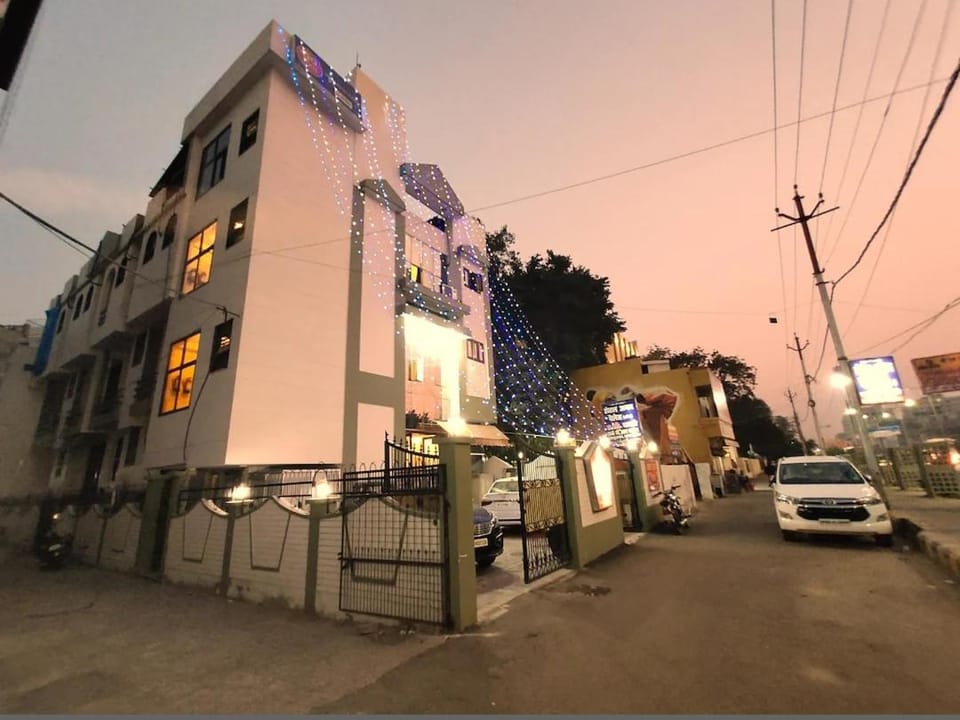 Hotel AMAN PALACE Hotel in Uttar Pradesh