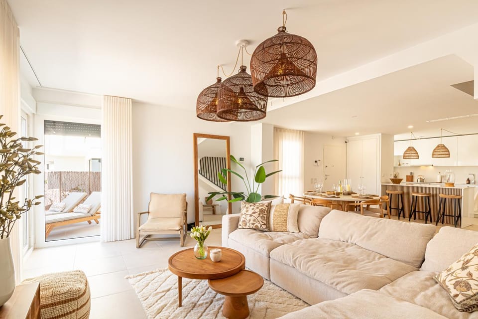 Living room, Dining area