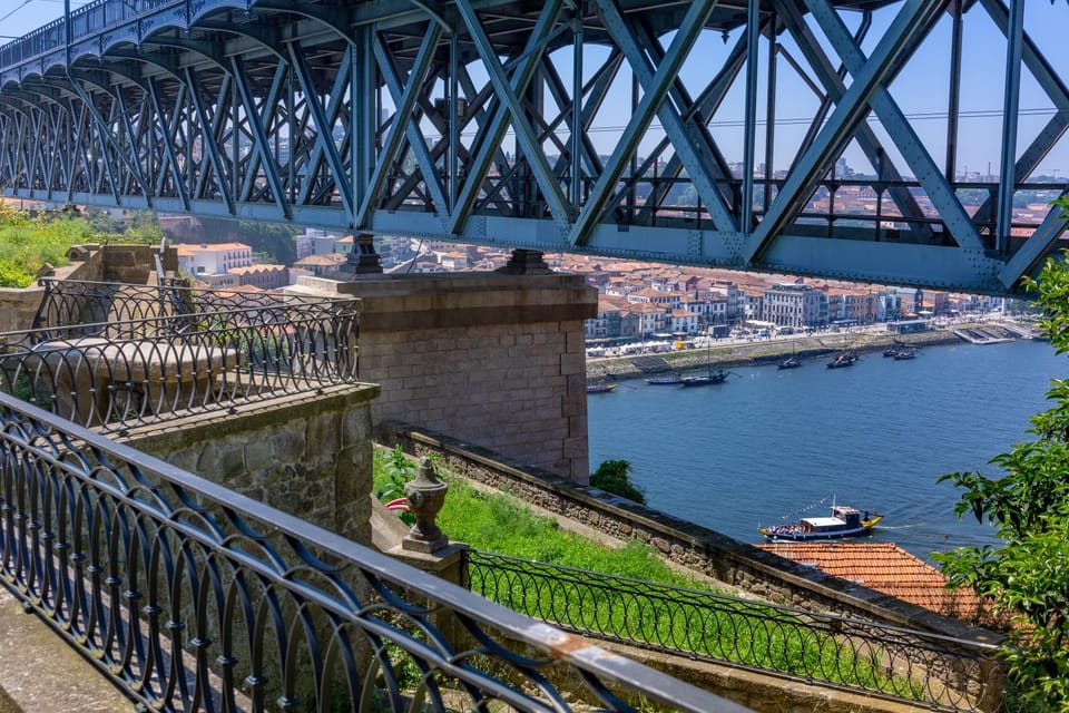 Neighbourhood, Area and facilities