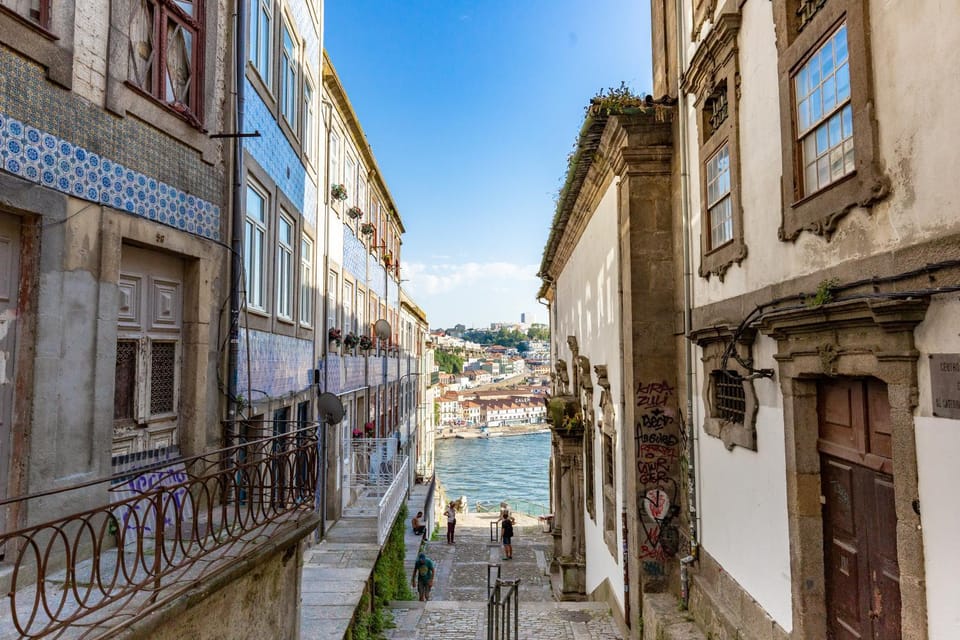 Neighbourhood, Landmark view, River view