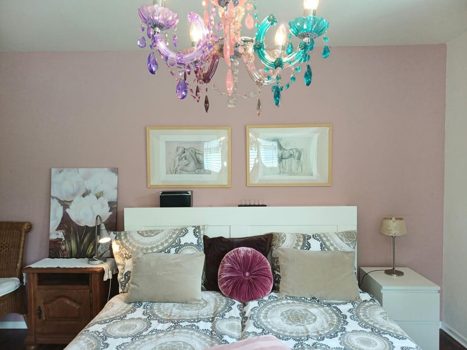 Bed, Bedroom