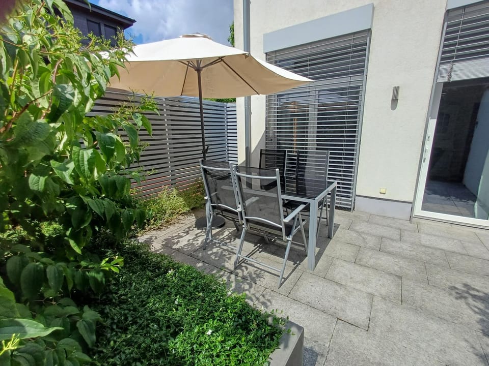 Garden, Balcony/Terrace