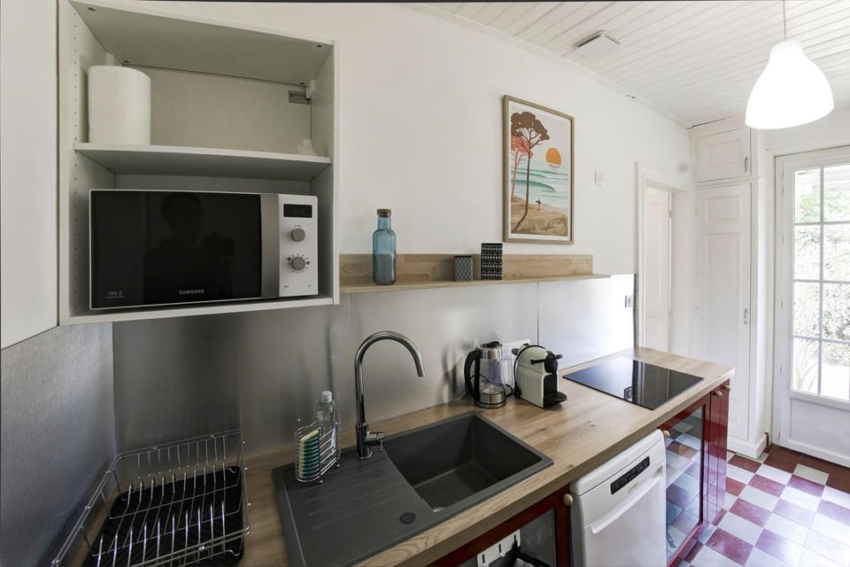 Kitchen or kitchenette, stove