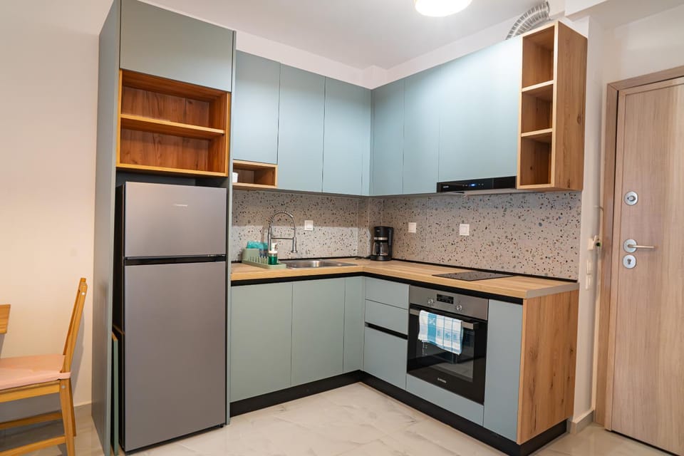 Kitchen or kitchenette, Photo of the whole room, Decorative detail, oven, stove, kitchen