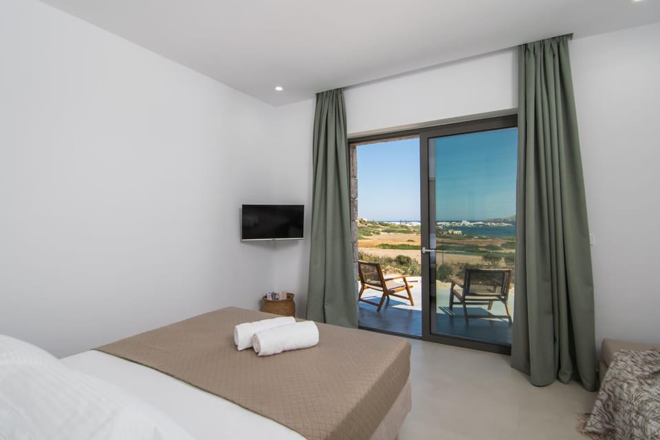 Bed, Photo of the whole room, Bedroom, Sea view