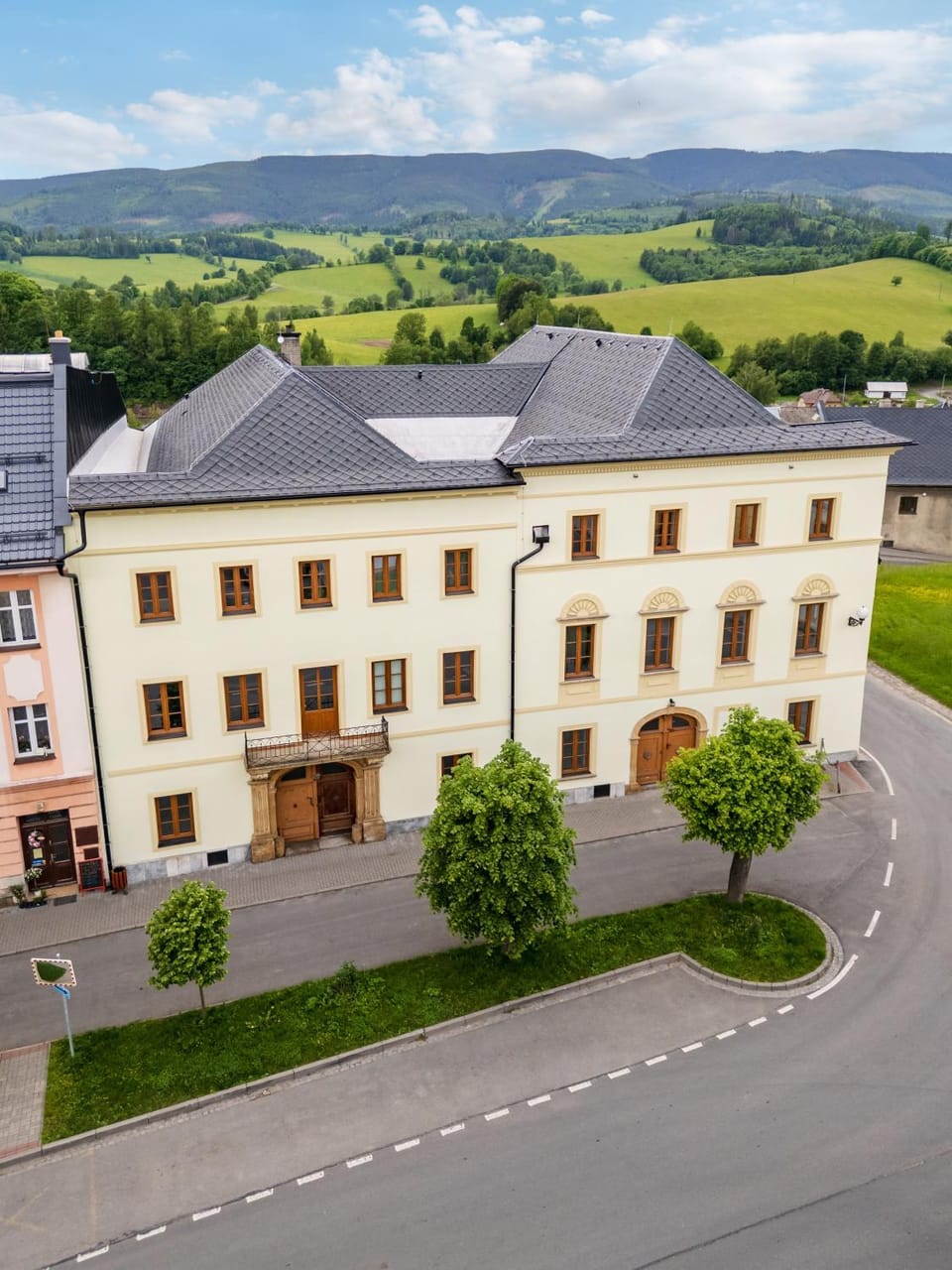 Property building, Bird's eye view