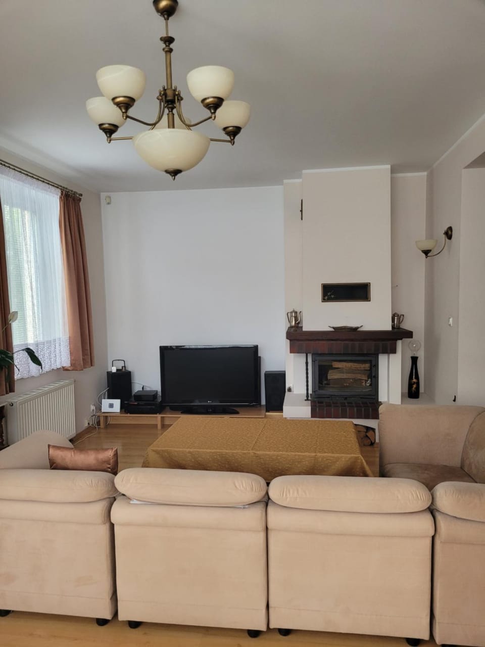 TV and multimedia, Living room, Seating area