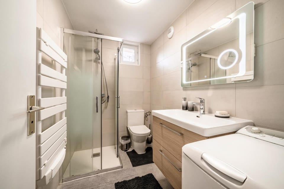 Bathroom, Living room