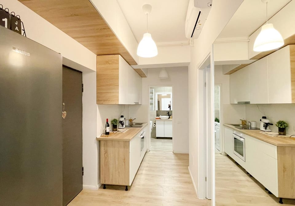 Kitchen or kitchenette, oven, stove