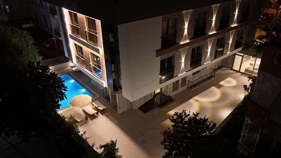 Property building, Night, Swimming pool, sunbed