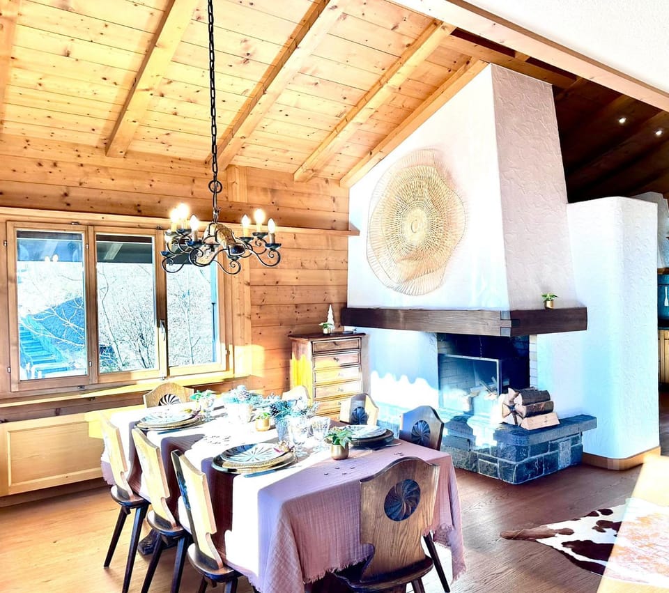 4-bedroom Chalet in the Heart of Gstaad Apartment in Saanen