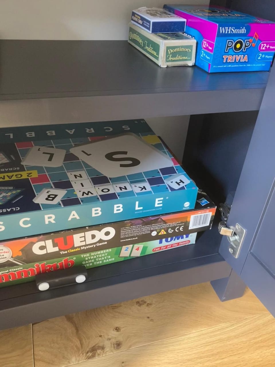 Romantic Country Cottage with Private Hot Tub House in Rowde