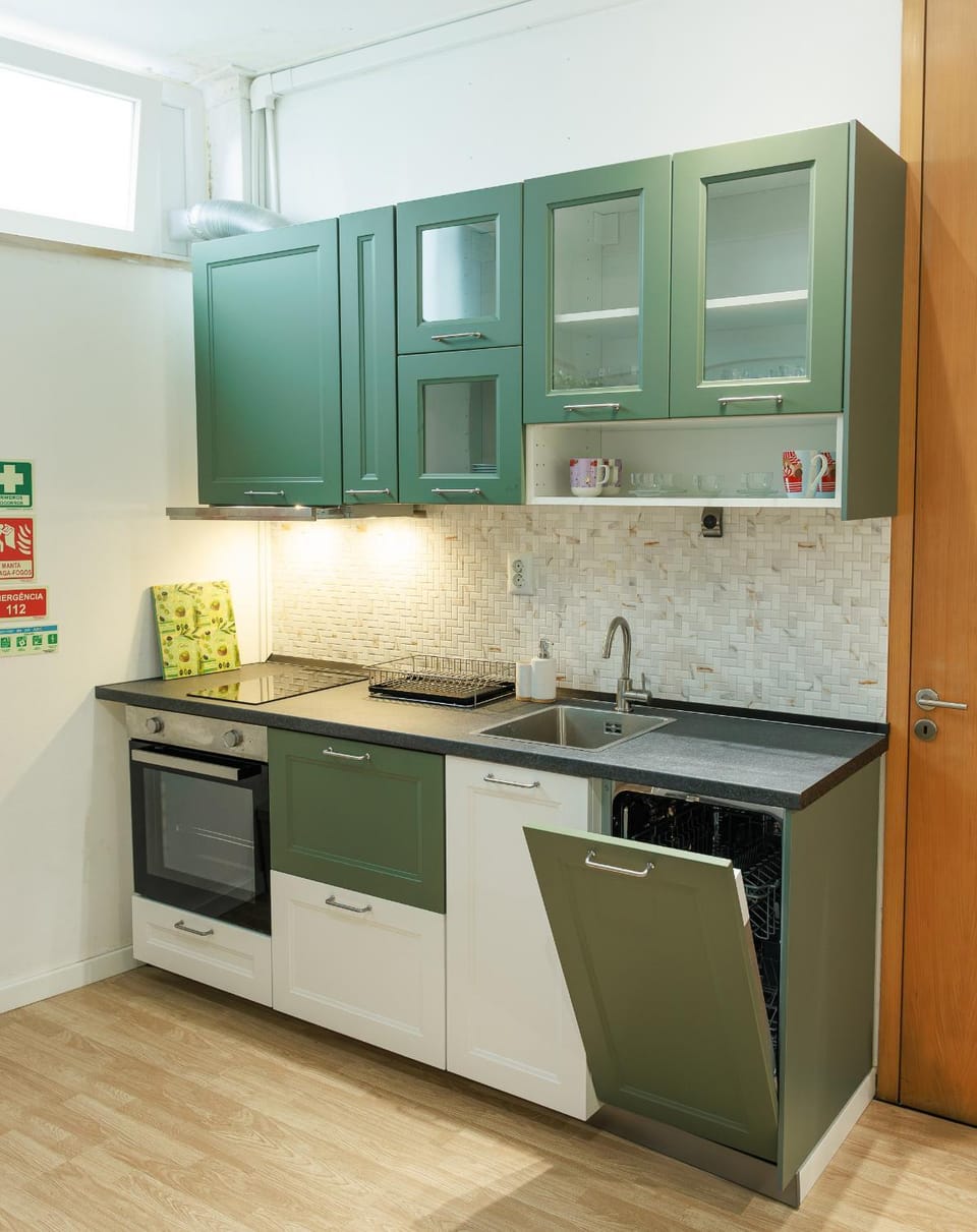 Kitchen or kitchenette, kitchen, kitchen
