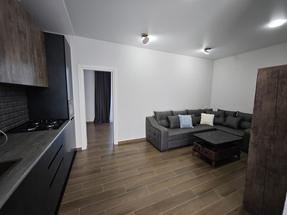 Dining area, kitchen