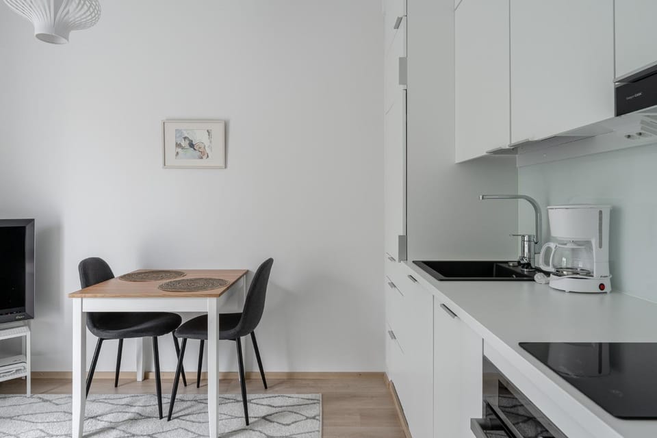 Coffee/tea facilities, Dining area, dishwasher, kitchen