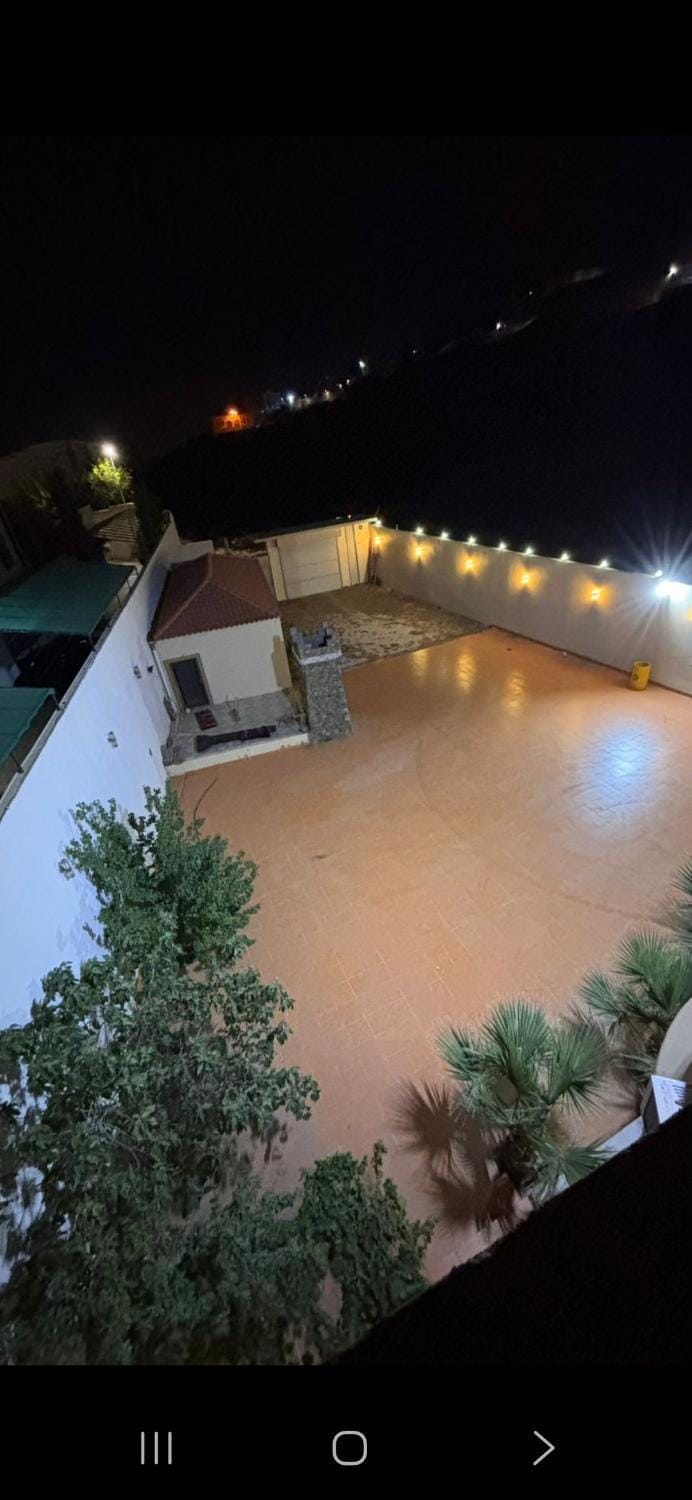 شقه ومزرعه وحوش Apartment in Saudi Arabia