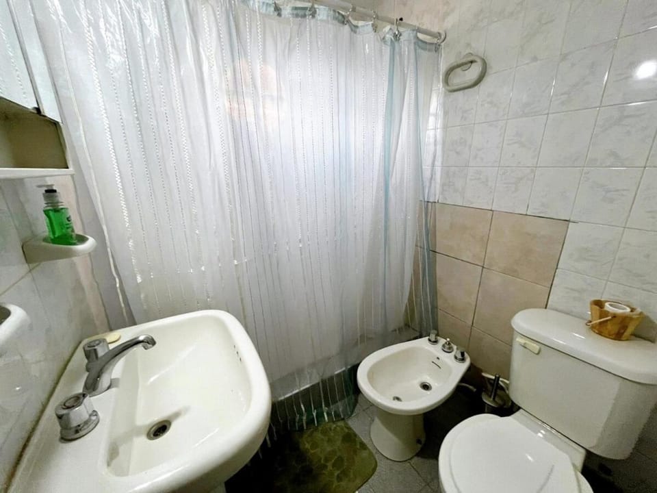 Shower, Bath, bidet, towels