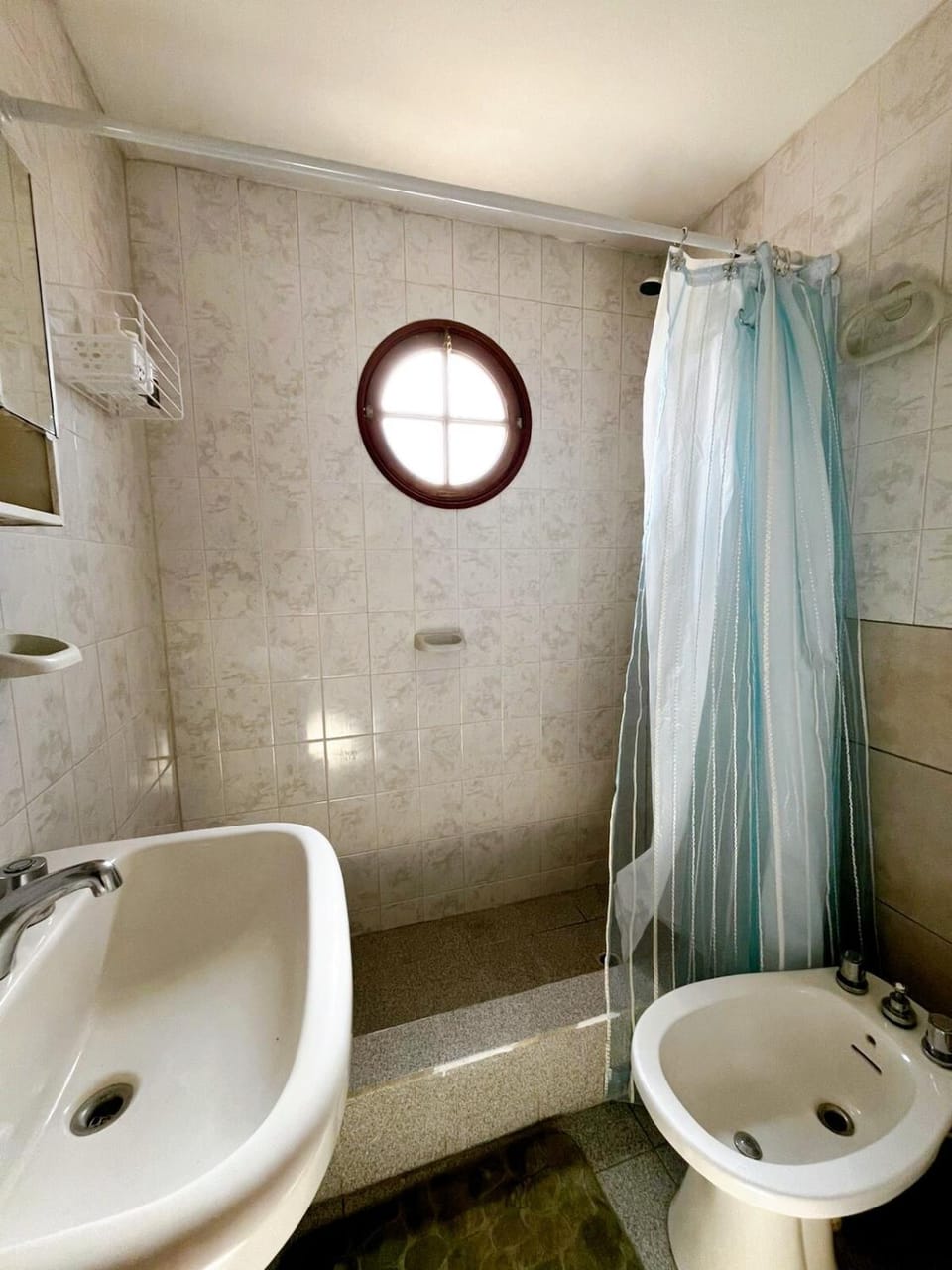 Shower, Bathroom, towels