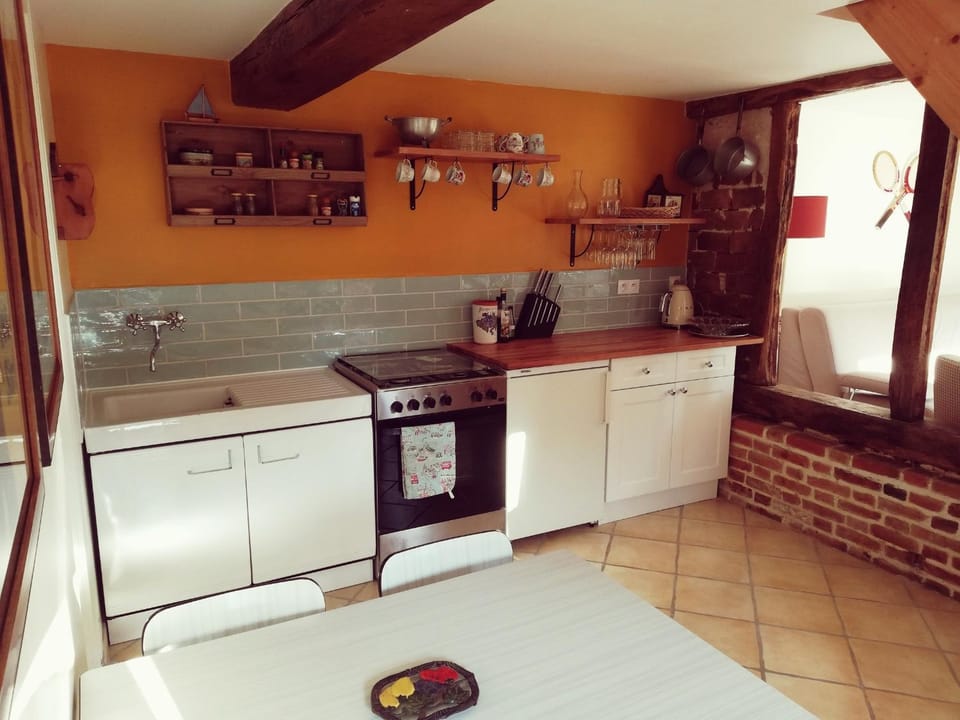 Kitchen or kitchenette, Living room