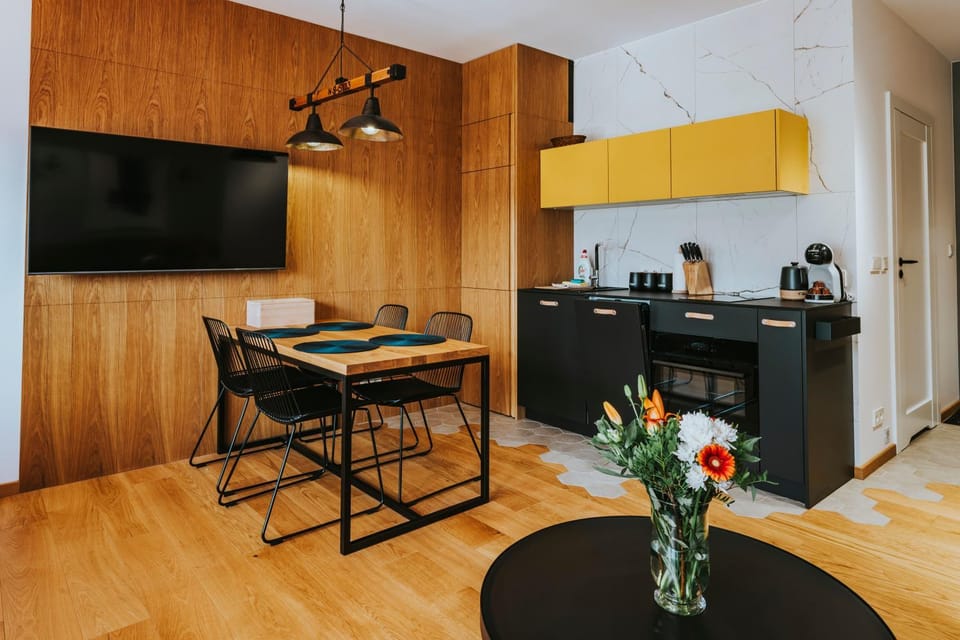 TV and multimedia, Kitchen or kitchenette, Dining area, pet friendly, stove