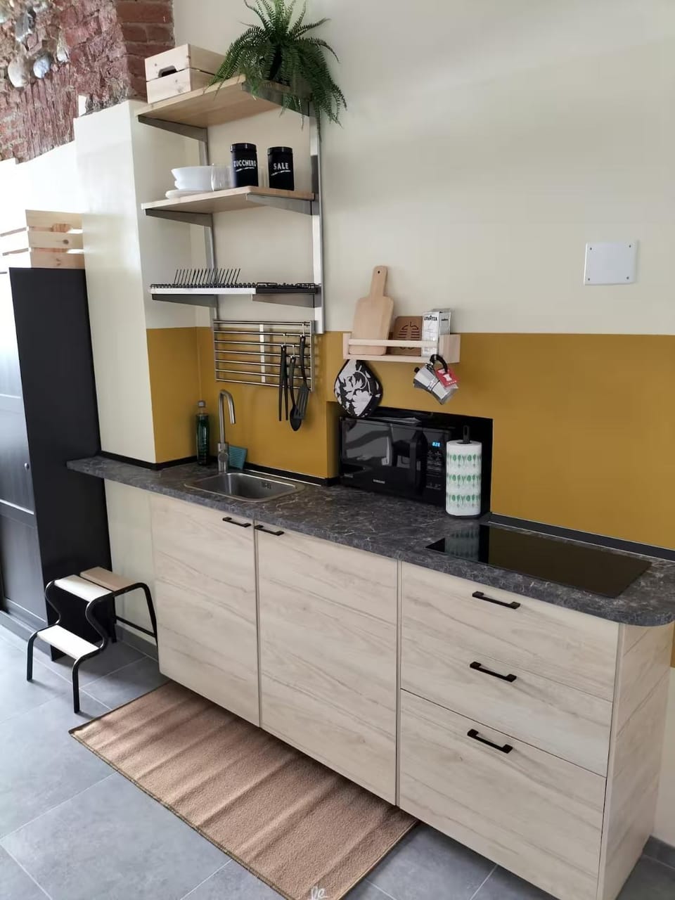 Kitchen or kitchenette, oven, stove