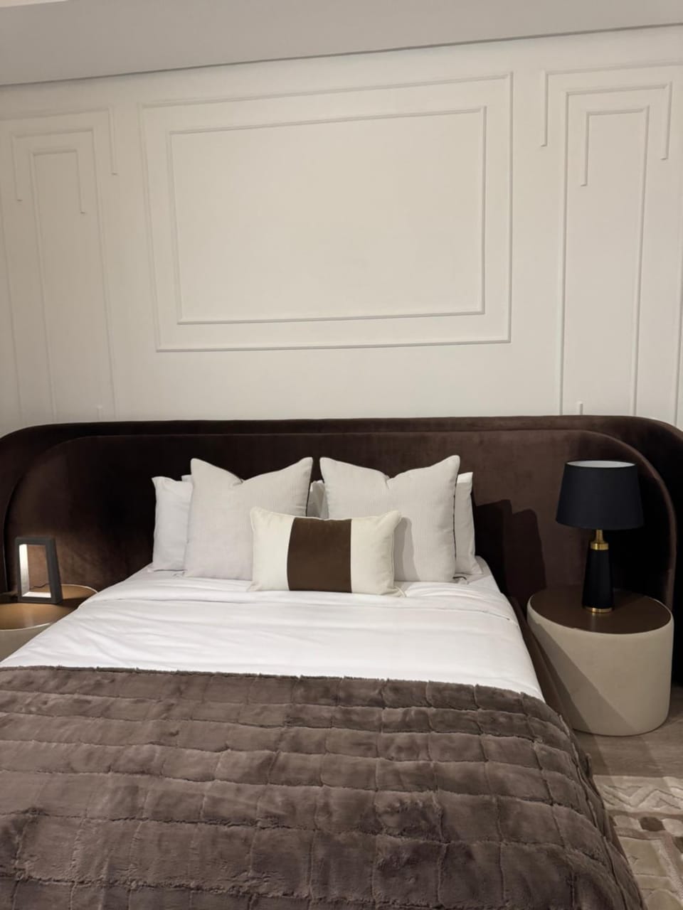 GrandeurLux Opulence, No Loadshedding, Backup Water Apartment in Sandton