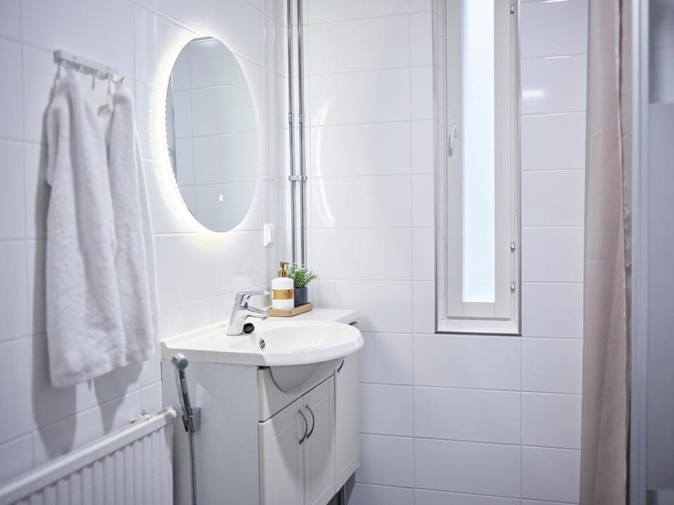 Bathroom, towels