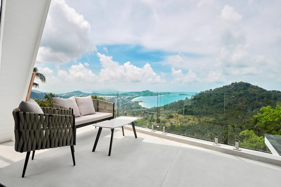 Nearby landmark, Day, Natural landscape, View (from property/room), Balcony/Terrace, Balcony/Terrace, Seating area, Lake view, Mountain view, Sea view