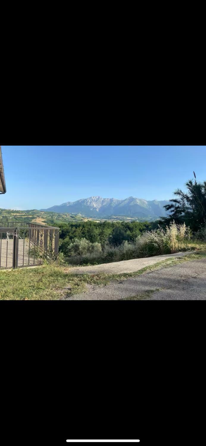 Villa affaccio gran sasso House in Abruzzo