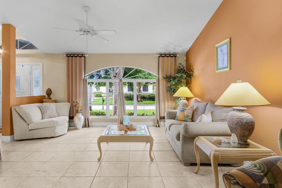 Tropical Paradise, Heated Pool & Spa - South Lake Solitude - Roelens House in Lee County