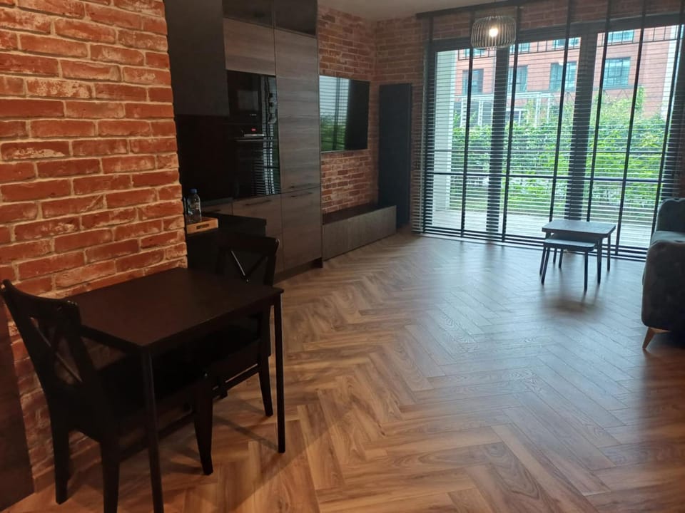 Apartament Loft & glow Montownia Apartment in Gdansk
